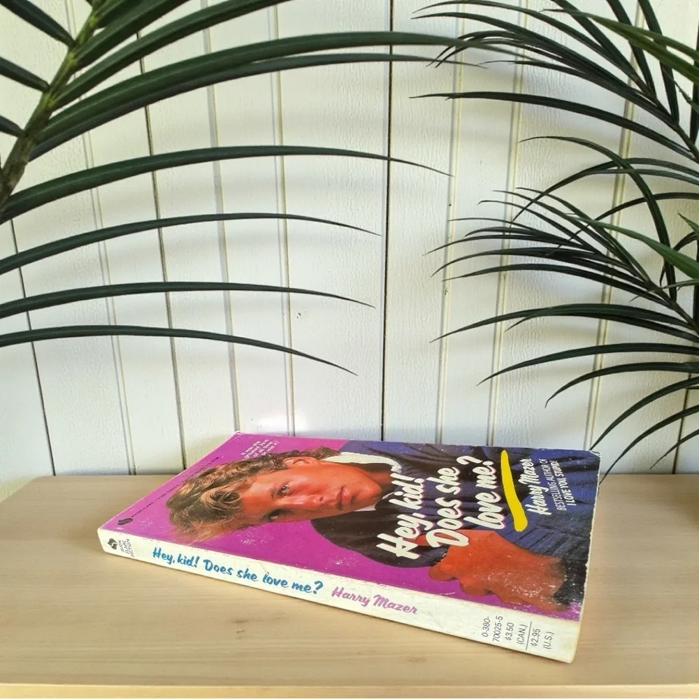Hey, Kid! Does She Love Me? – Harry Mazer – Avon Flare Paperback (1986)